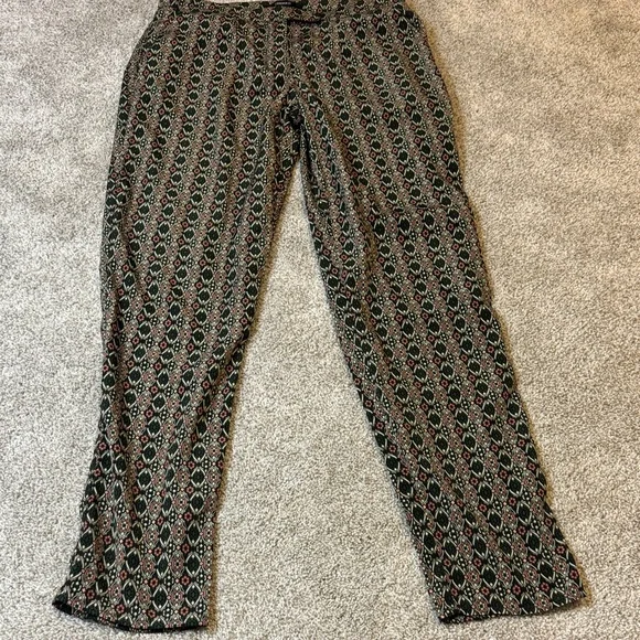 Forever 21 Geometric Dress Pants - Picture 5 of 7
